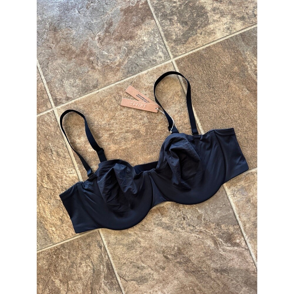 Skims Smoothing Intimates Unlined Strapless Bra Onyx Size 42C - Picture 2 of 9